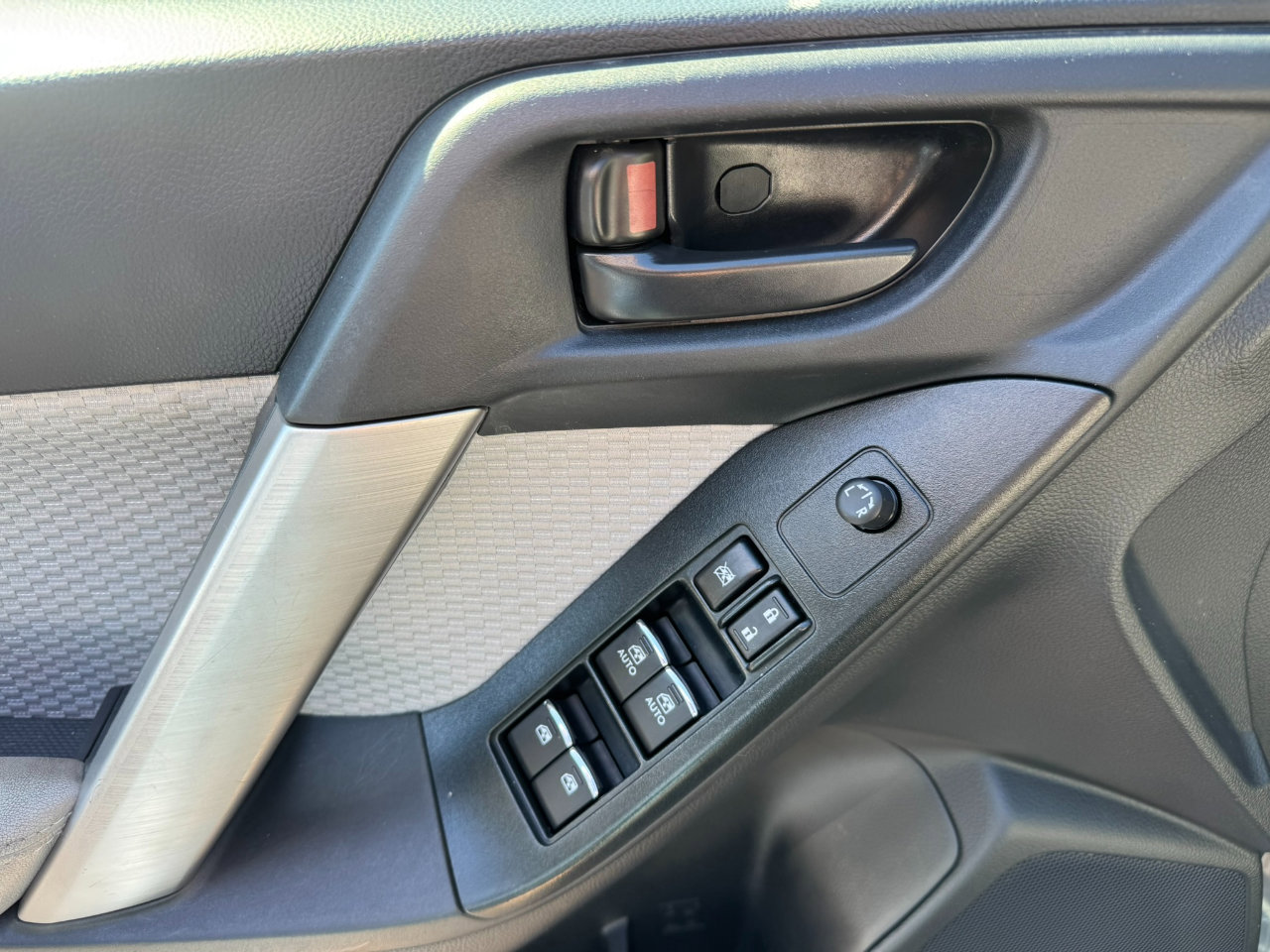 Used 2017 Subaru Forester 2.5i Premium image 15