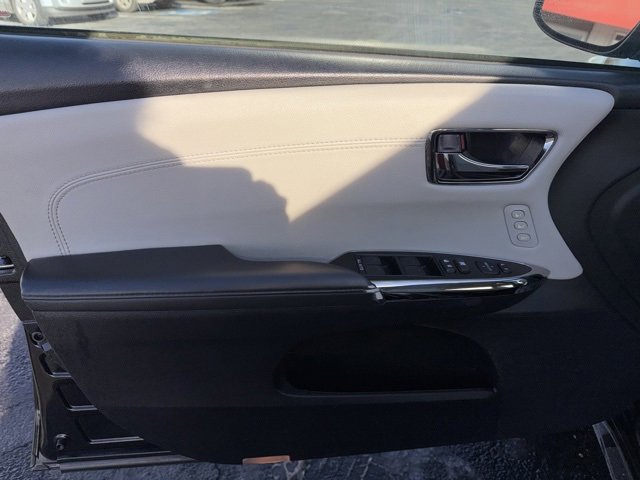 Used 2018 Toyota Avalon XLE Premium image 10
