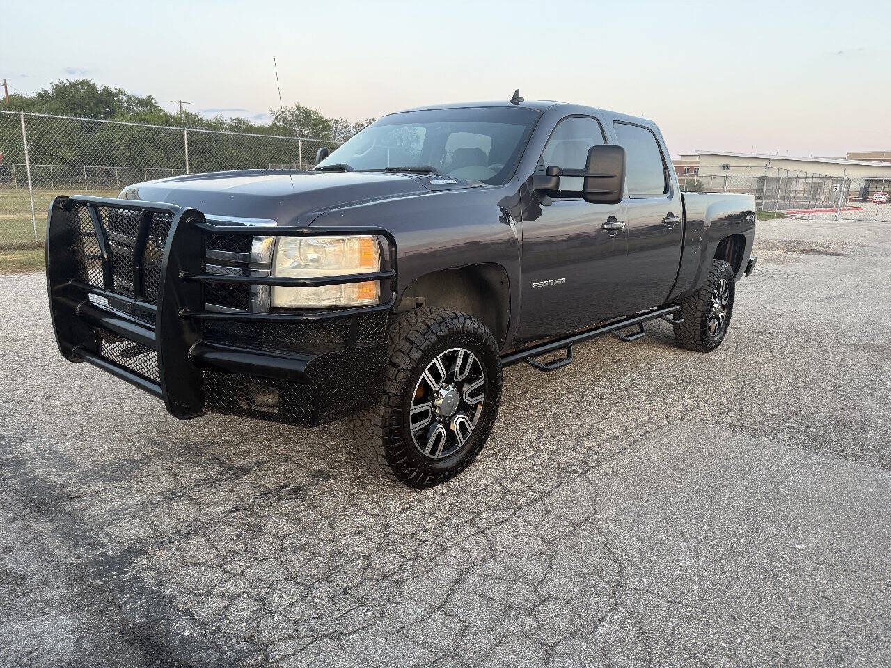 Used 2011 Chevrolet Silverado 2500 LTZ AWD/4WD image 2