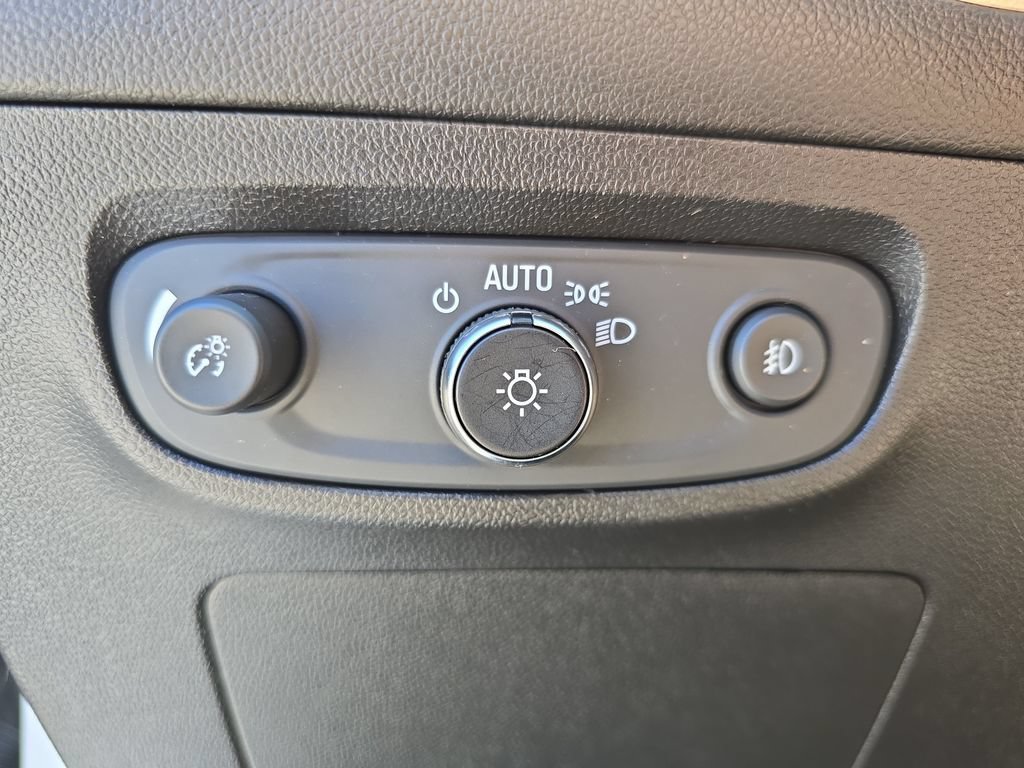 Used 2020 Buick Encore GX Essence w/ Experience Buick Package AWD/4WD image 28