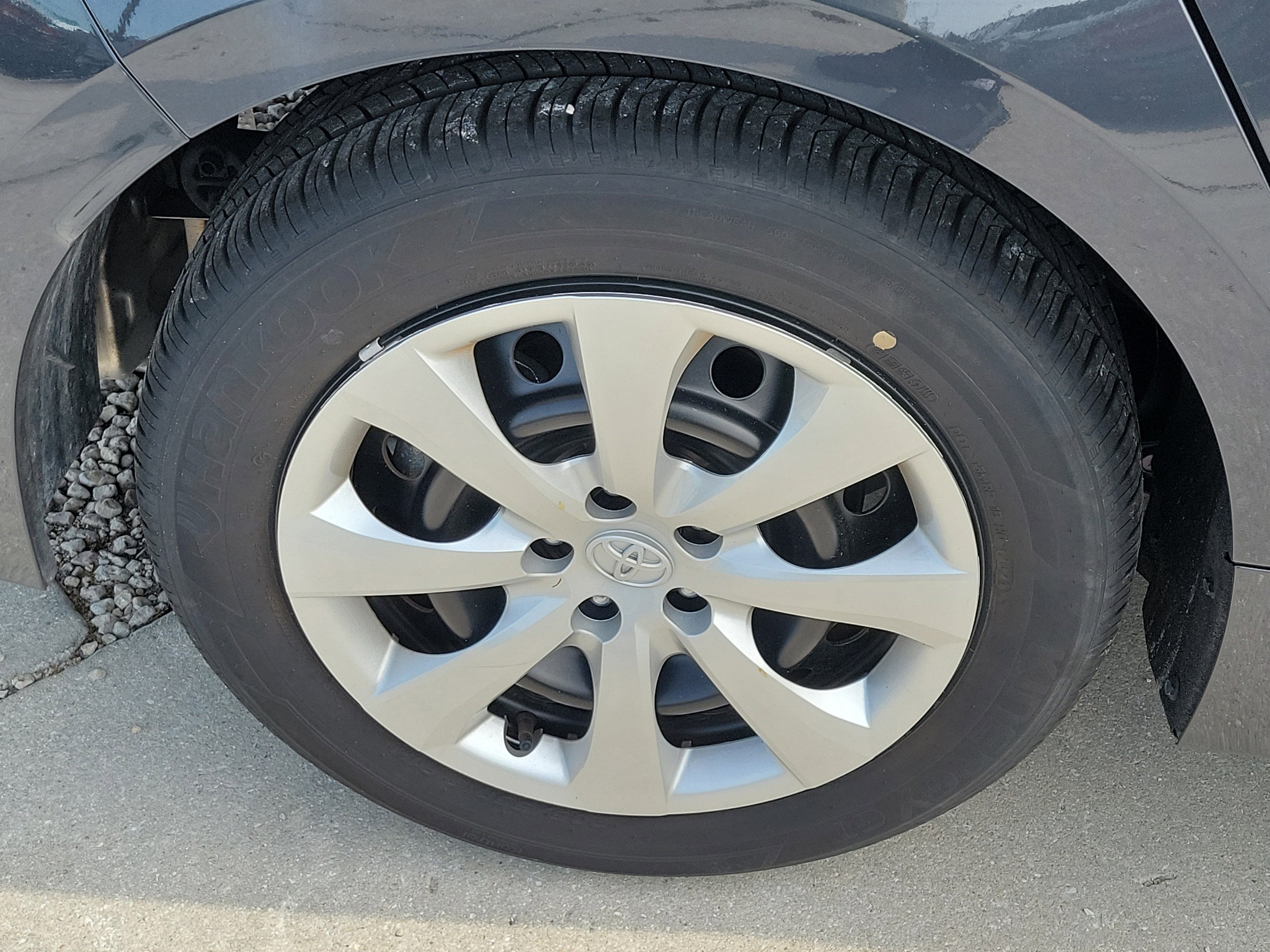 Used 2025 Toyota Corolla LE image 10