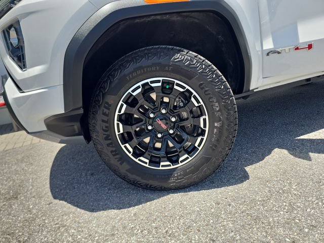 Certified 2026 GMC Canyon AT4 w/ AT4 Premium Package AWD/4WD image 32