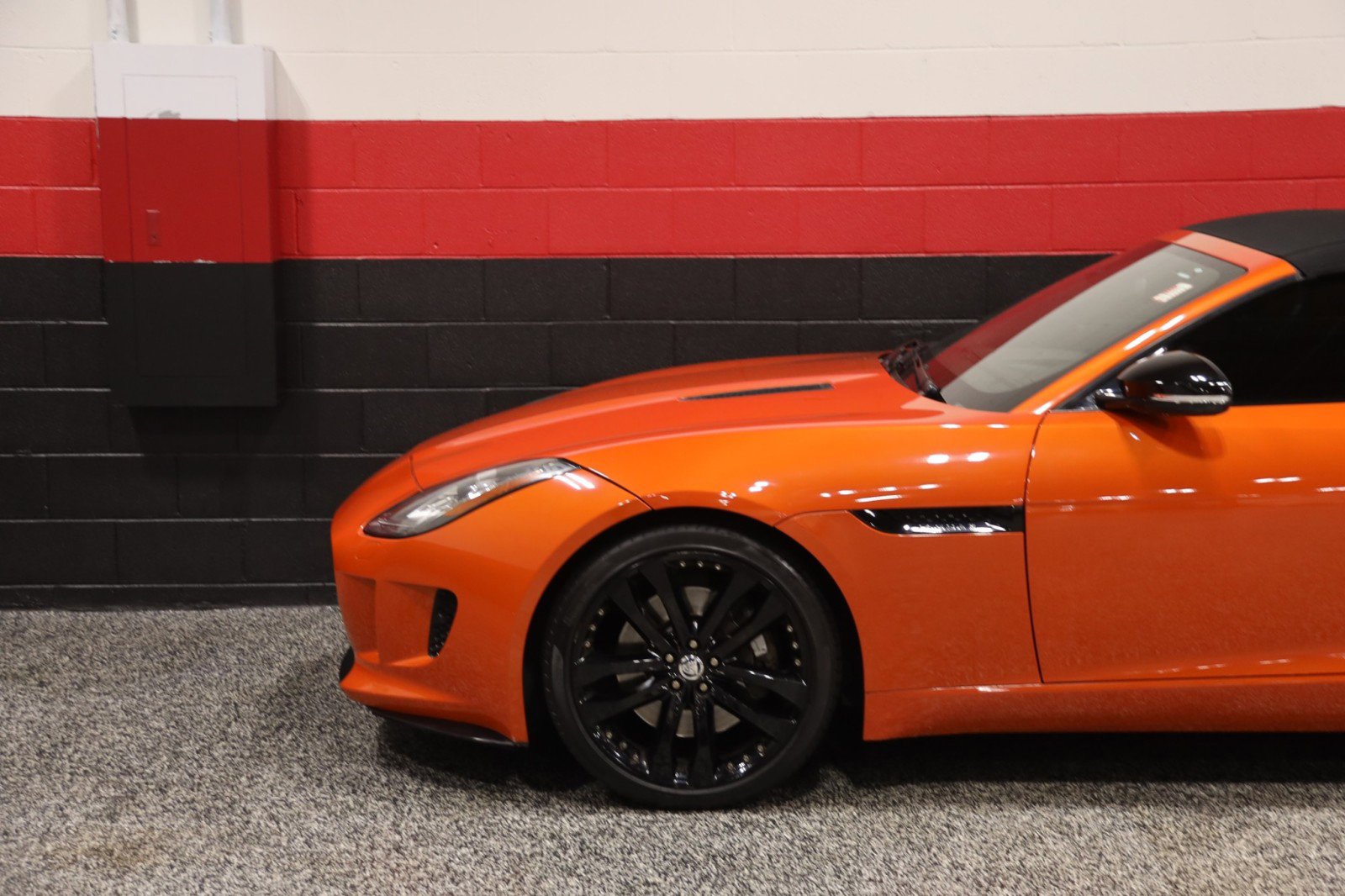 Used 2014 Jaguar F-TYPE Convertible image 22