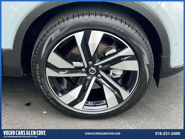 Used 2025 Volvo XC40 B5 Plus w/ Protection Package Premier image 6