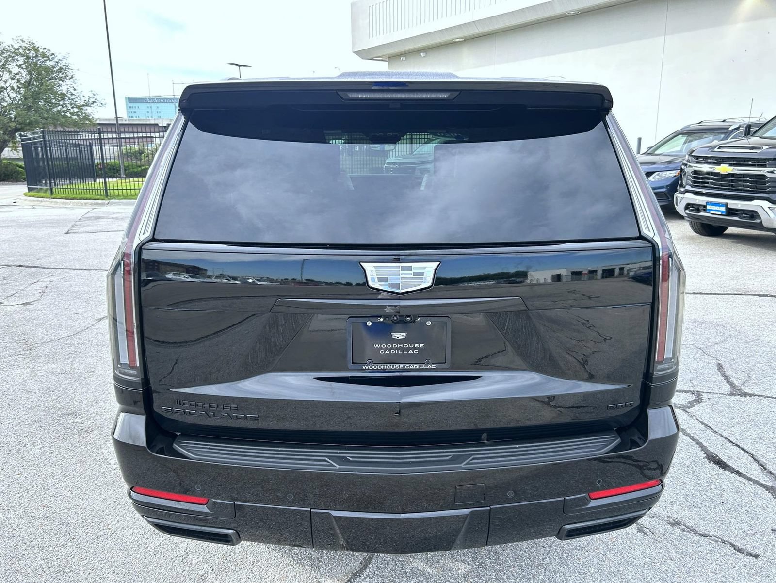 Certified 2026 Cadillac Escalade Platinum Sport w/ LPO, ONYX Package AWD/4WD image 13