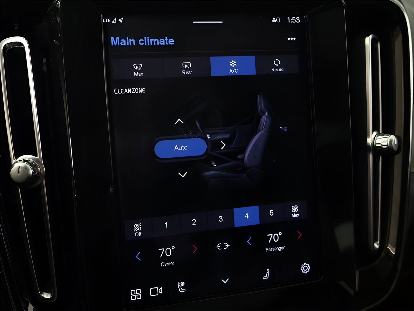 Used 2023 Volvo XC40 B5 Plus w/ Protection Package Premier image 51