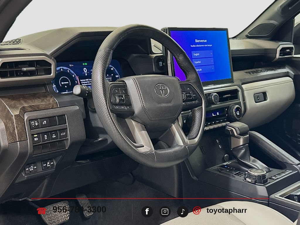 Used 2025 Toyota Tacoma Limited AWD/4WD image 8
