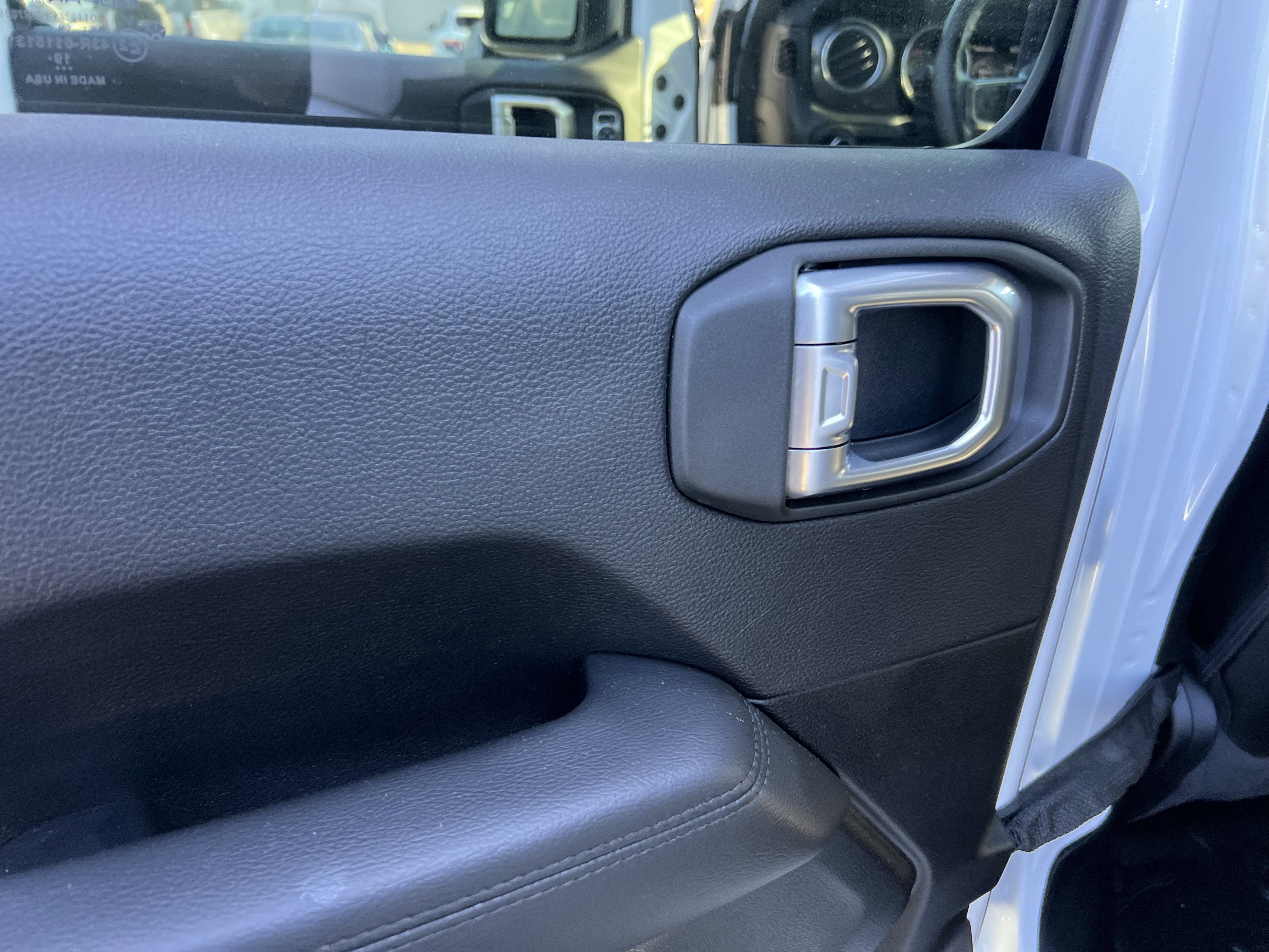 Used 2020 Jeep Wrangler Unlimited Sahara AWD/4WD image 30