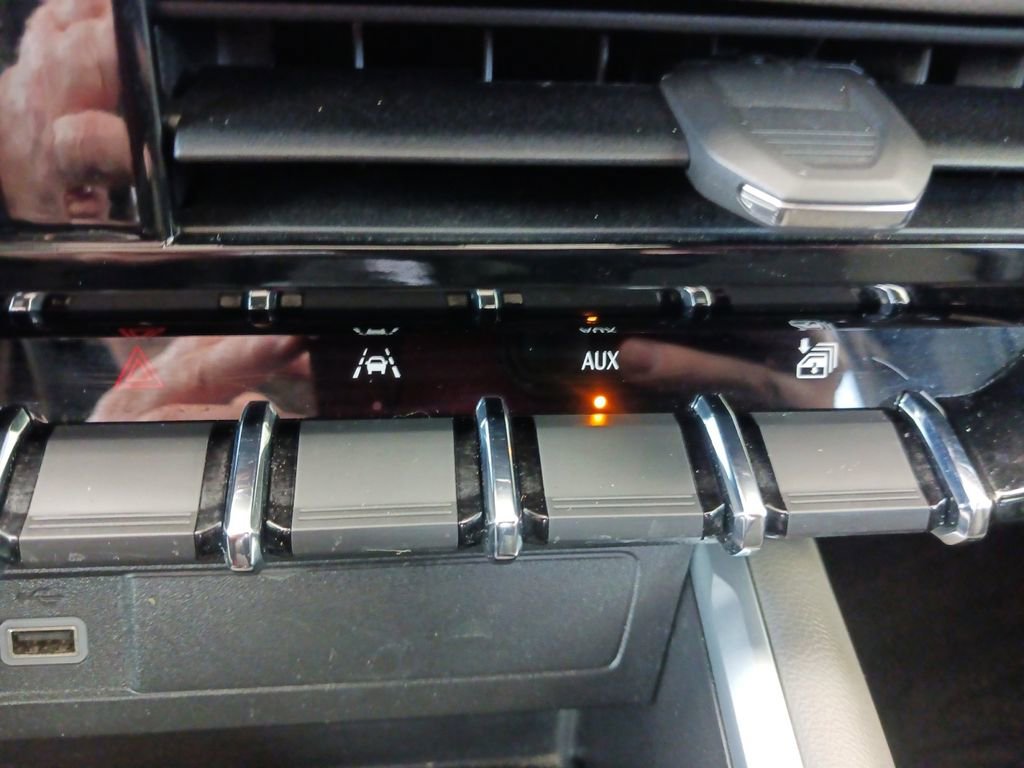 Used 2024 Chevrolet Colorado ZR2 w/ Technology Package image 31