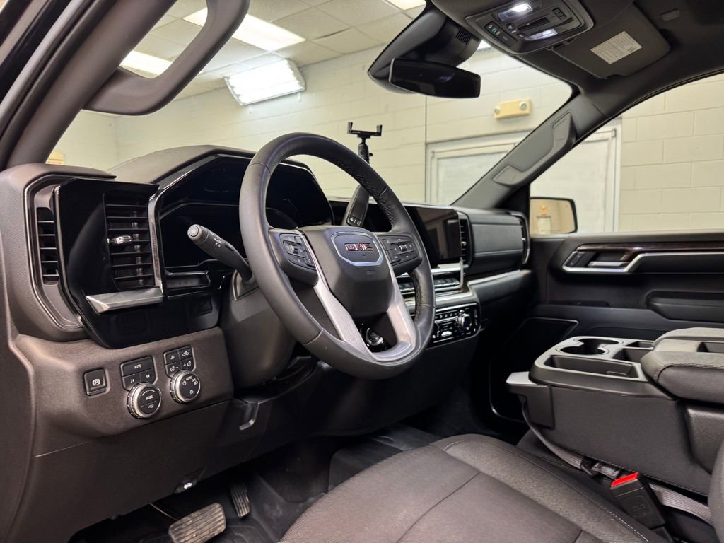 Used 2024 GMC Sierra 1500 SLE w/ Preferred Package image 14