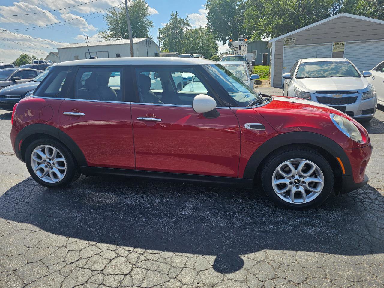 Used 2016 MINI Cooper 4-Door Hardtop FWD image 2