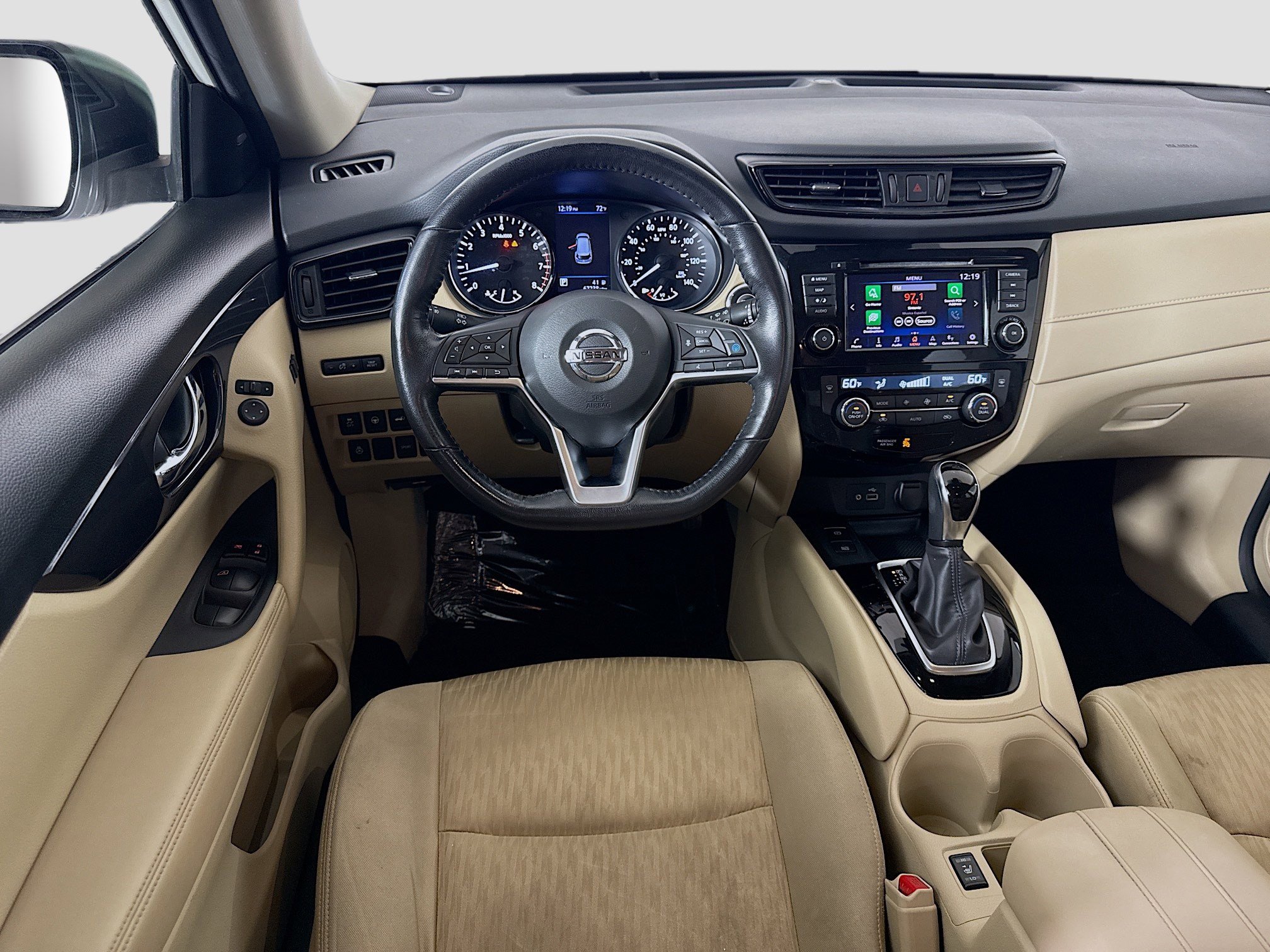 Used 2019 Nissan Rogue SV w/ Premium Package image 17