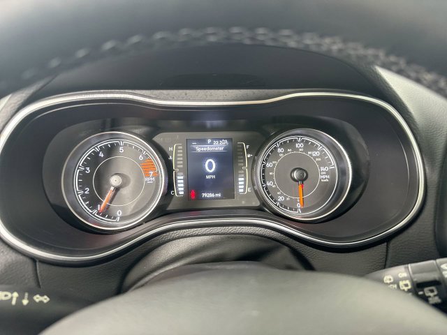 Used 2020 Jeep Cherokee Latitude Plus AWD/4WD image 17