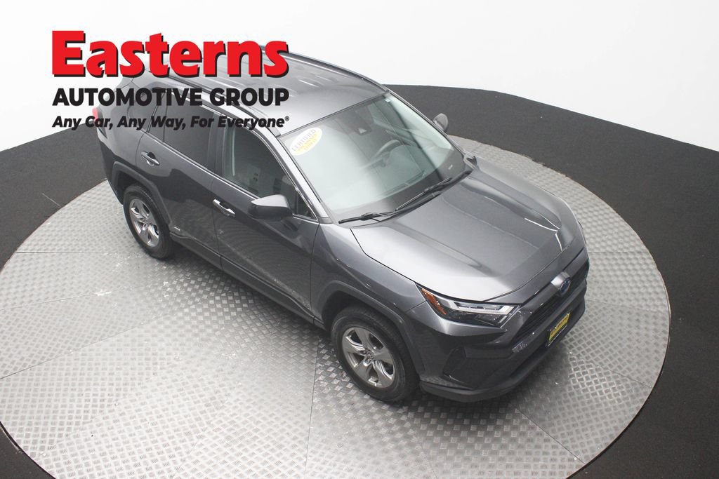 Used 2023 Toyota RAV4 LE AWD/4WD image 3