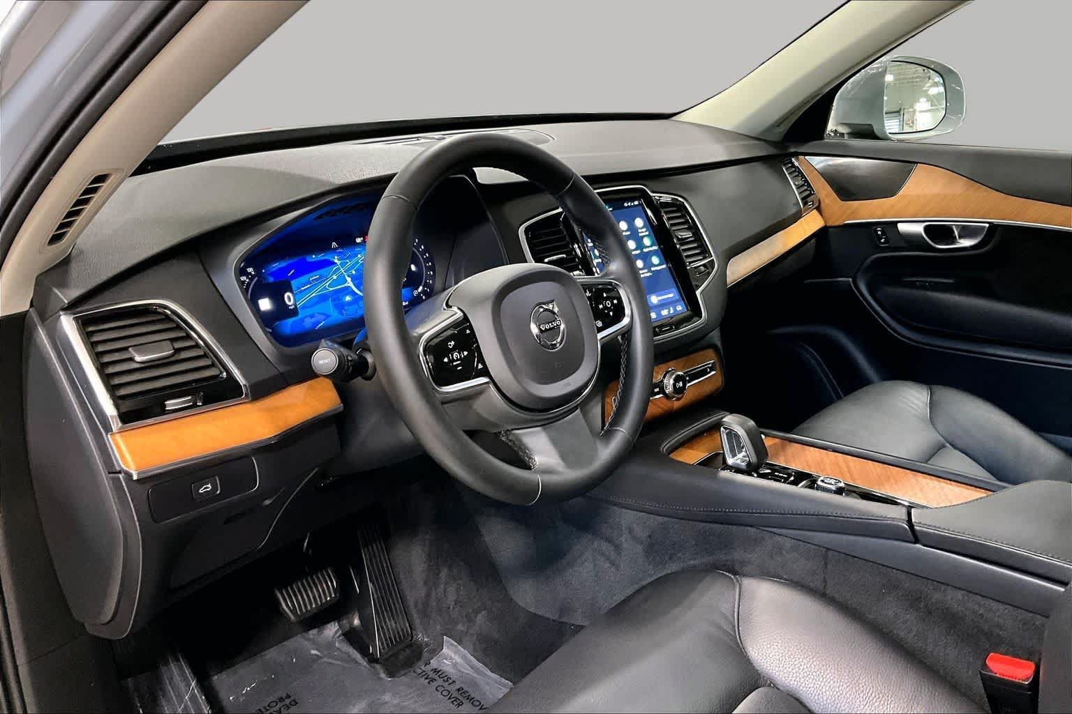 Certified 2024 Volvo XC90 B6 Plus w/ Protection Package Premier AWD/4WD image 17