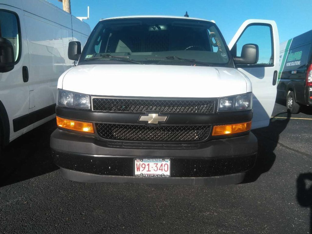 Used 2022 Chevrolet Express 3500 Extended w/ Driver Convenience Package image 5