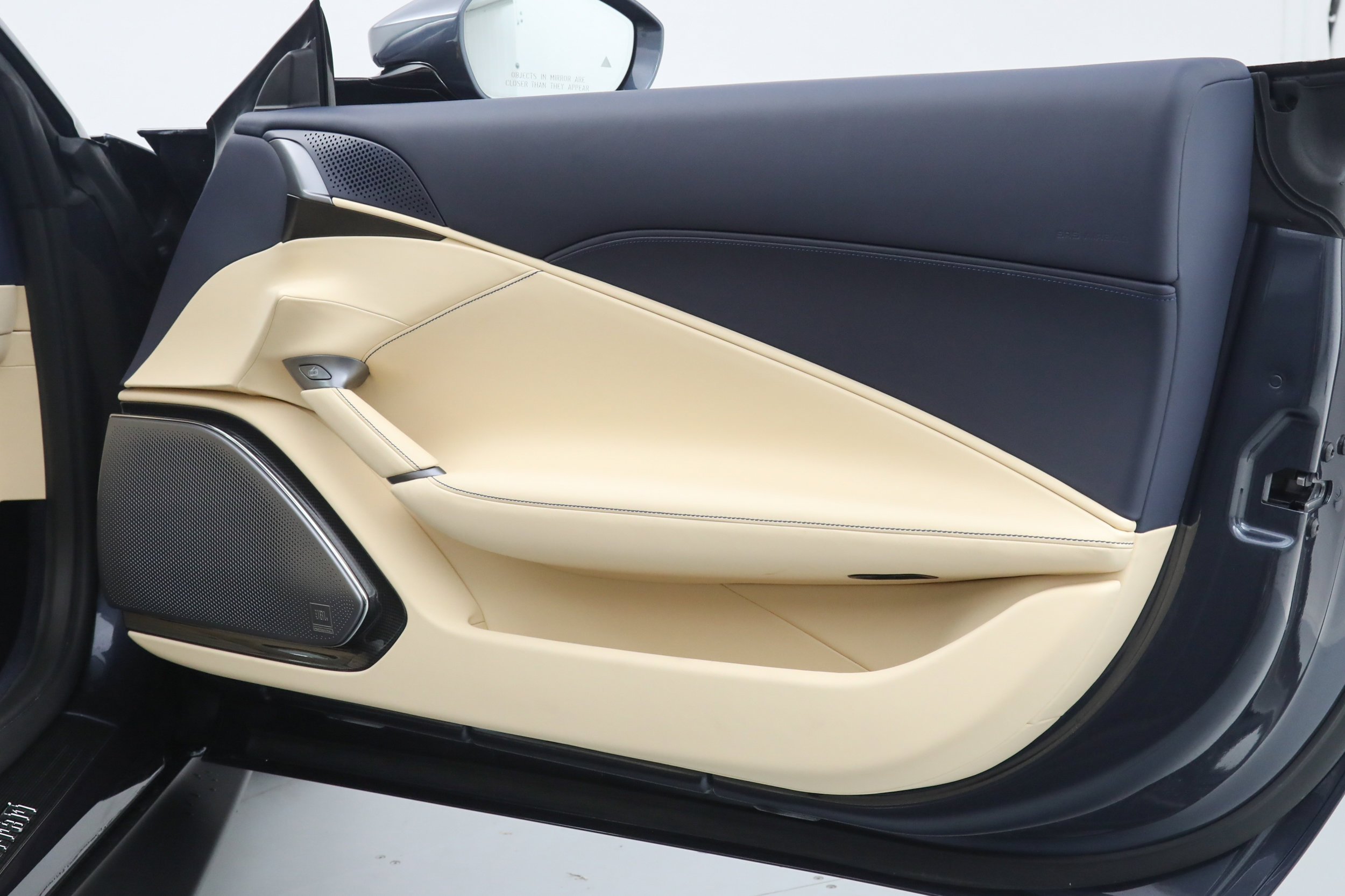 Certified 2025 Ferrari Roma Spider RWD image 19