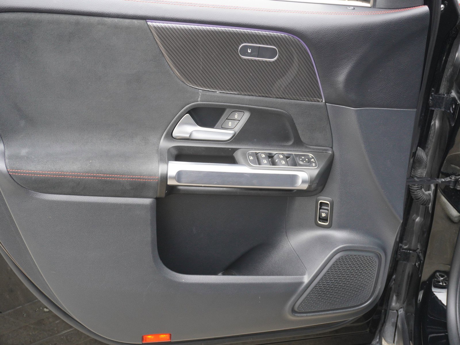 Used 2022 Mercedes-Benz GLB 250 4MATIC image 20