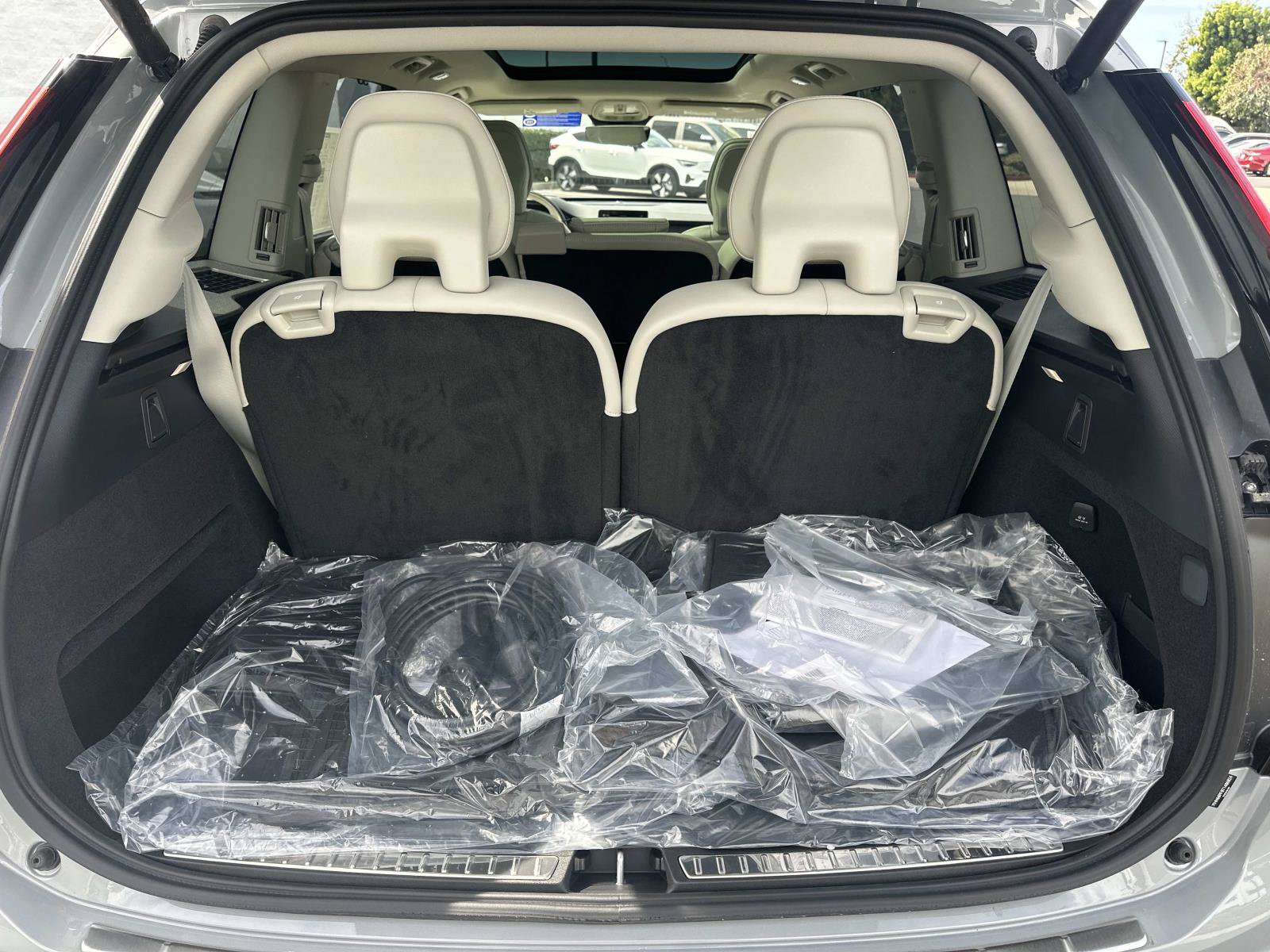 New 2026 Volvo XC90 T8 Ultra w/ Protection Package Premier AWD/4WD image 19