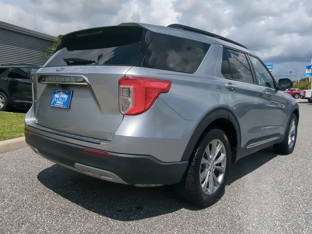 Certified 2022 Ford Explorer XLT w/ Equipment Group 202A RWD image 5