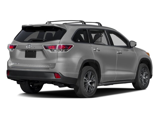 Used 2016 Toyota Highlander XLE image 2