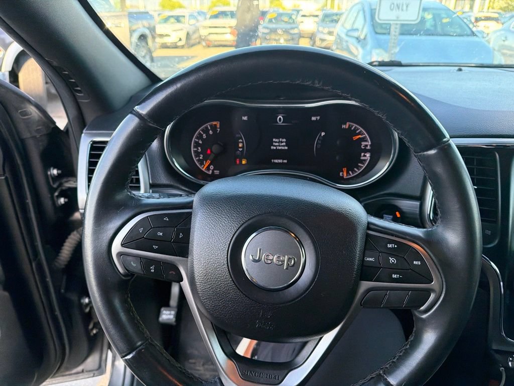 Used 2019 Jeep Grand Cherokee Laredo AWD/4WD image 12