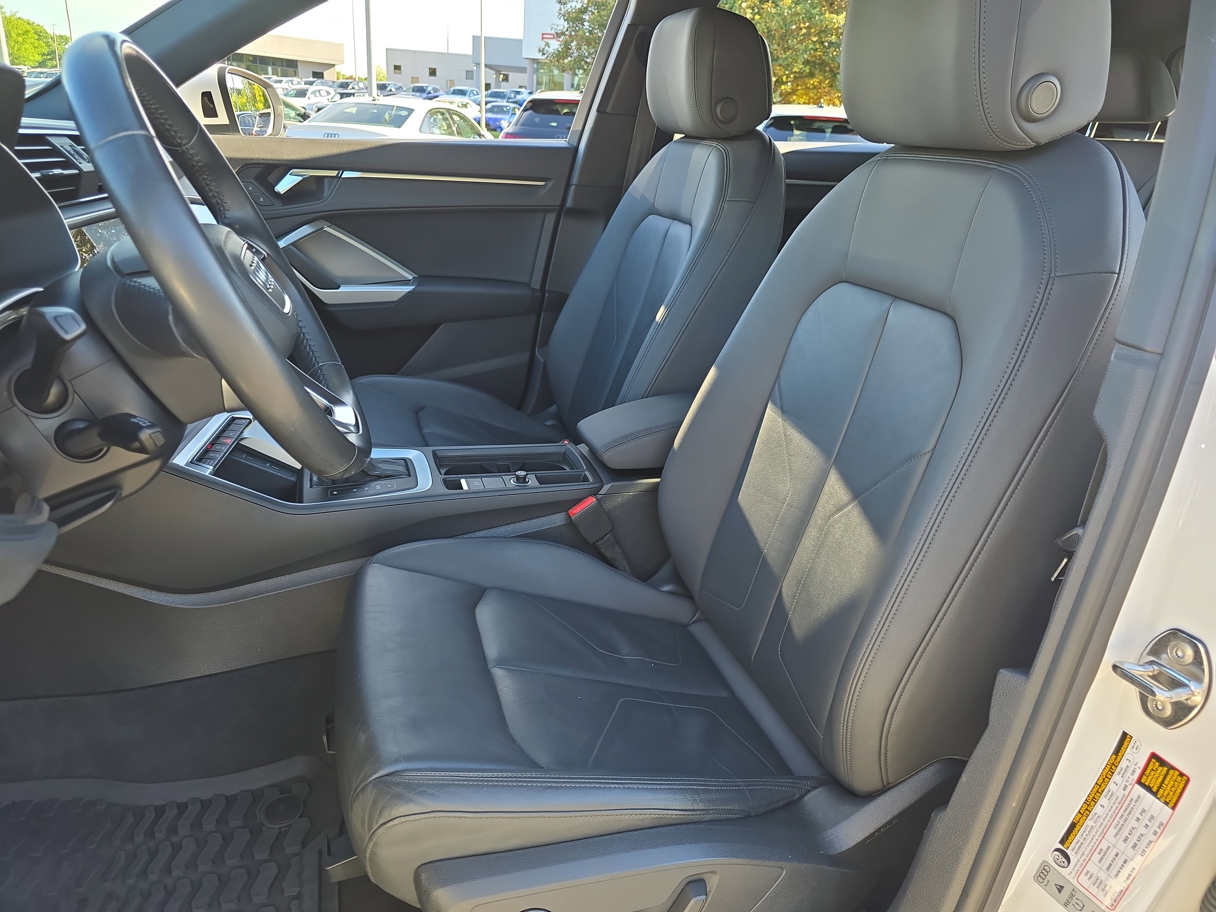Used 2020 Audi Q3 2.0T Premium w/ Convenience Package AWD/4WD image 15