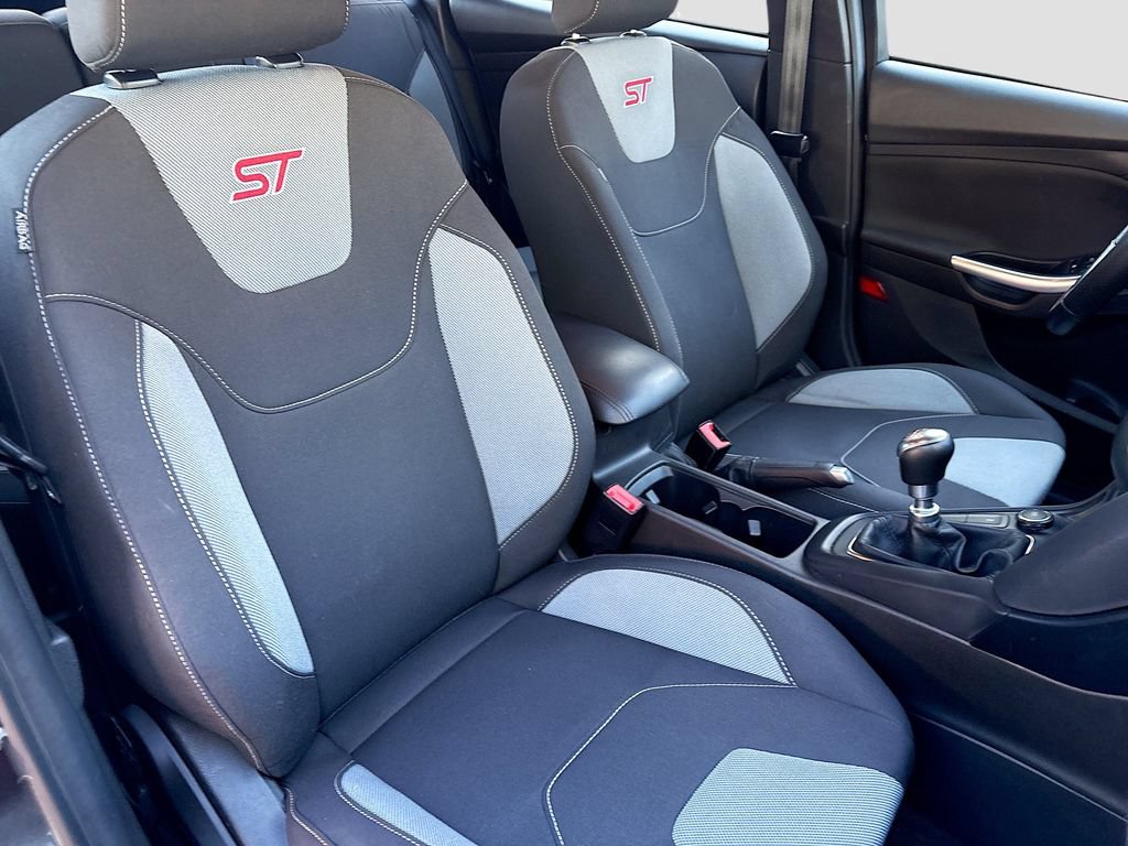 Used 2017 Ford Focus ST FWD image 25