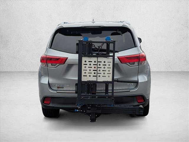 Used 2018 Toyota Highlander XLE FWD image 6