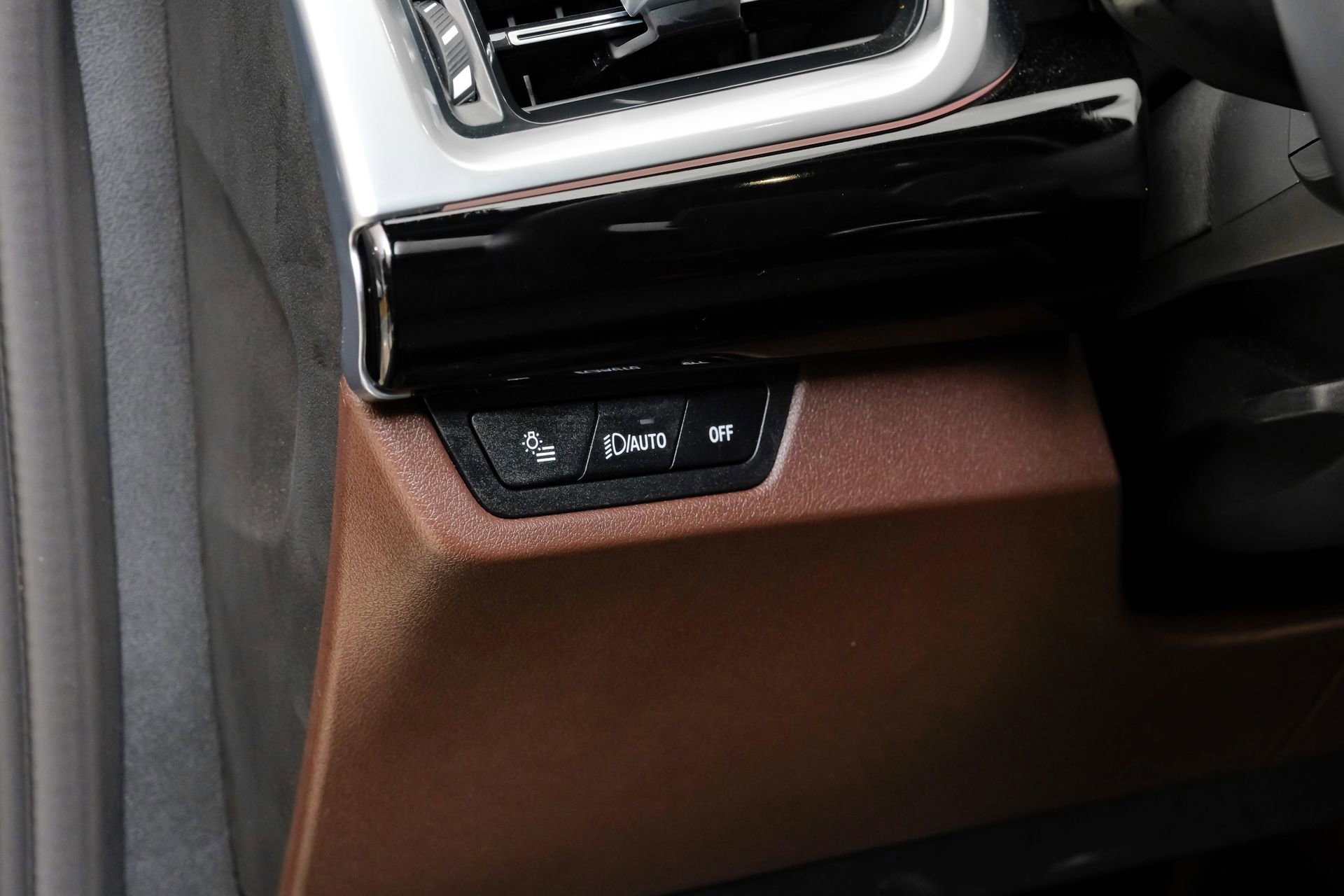 Used 2025 BMW X2 xDrive28i image 32