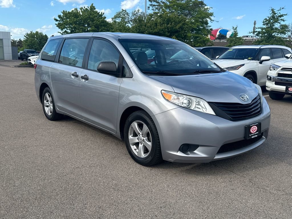 Used 2017 Toyota Sienna L FWD image 12