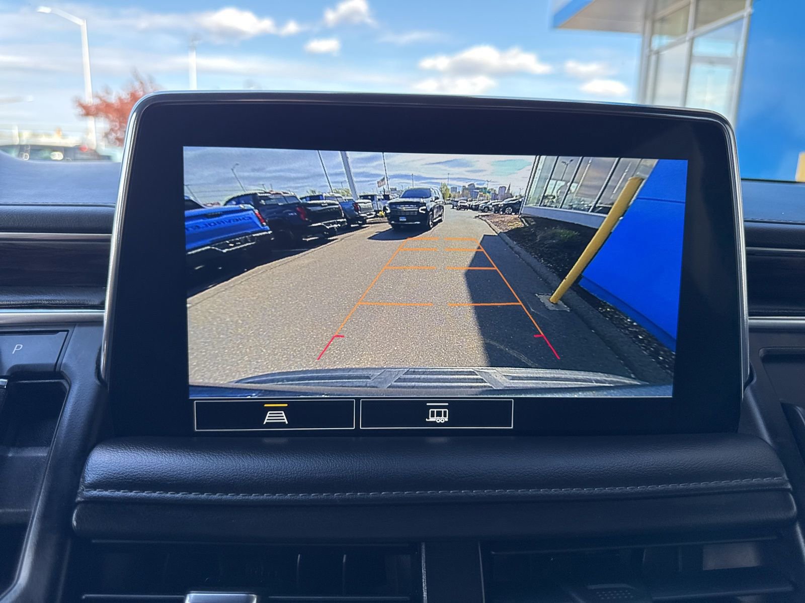 Used 2021 Chevrolet Suburban LT w/ Rear Media and Nav Package AWD/4WD image 28