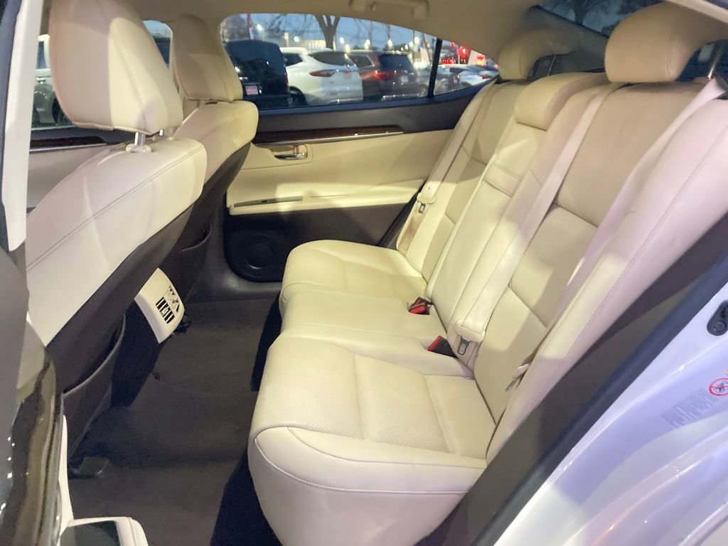 Used 2016 Lexus ES 350 350 w/ Navigation System Package image 24