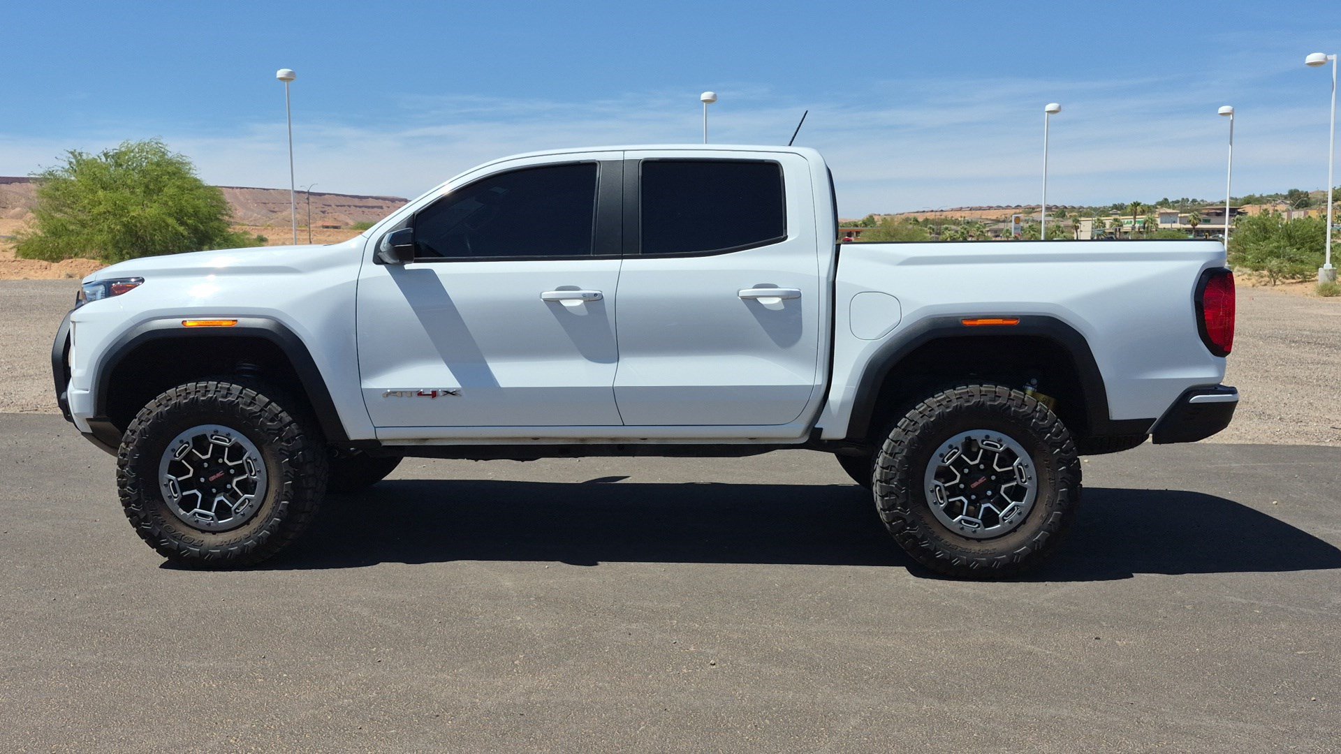 Used 2023 GMC Canyon AT4X w/ Edition 1 AWD/4WD image 6