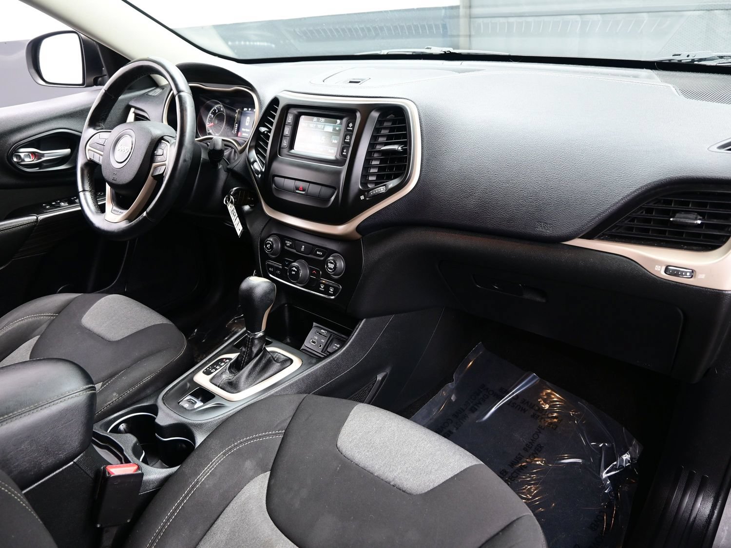 Used 2014 Jeep Cherokee Latitude FWD image 17