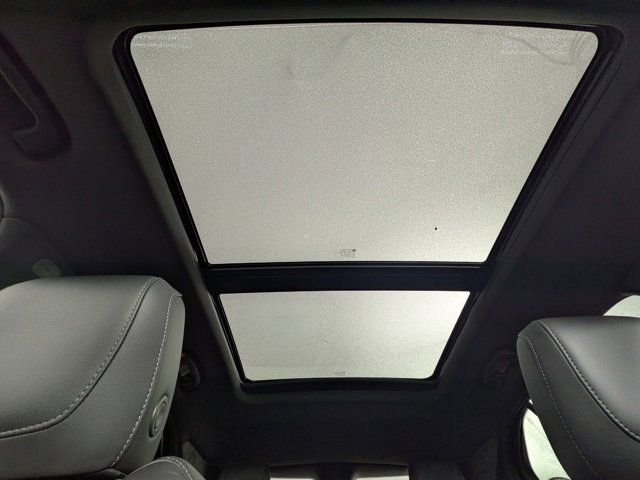 Certified 2022 Cadillac XT4 Premium Luxury w/ Enhanced Visibility Package image 7