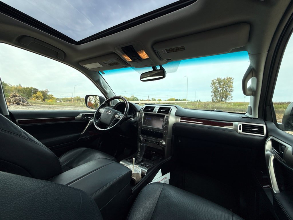 Used 2016 Lexus GX 460 w/ Premium Package AWD/4WD image 23