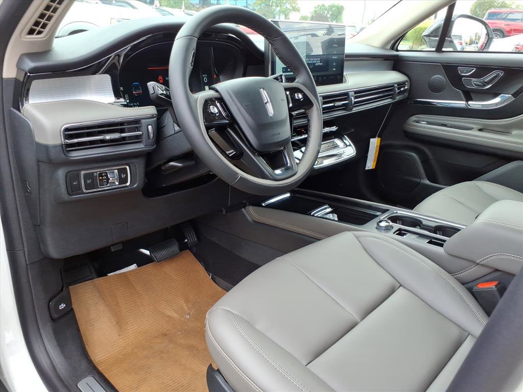 New 2026 Lincoln Corsair Premiere w/ Rear Removable Package Tray image 12