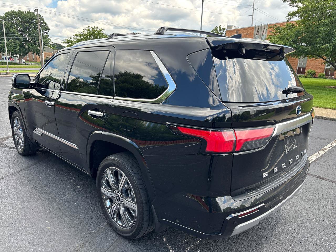 Used 2024 Toyota Sequoia Capstone AWD/4WD image 5