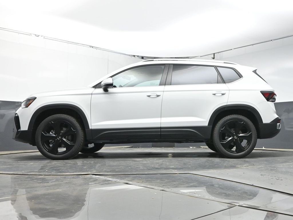 Used 2025 Volkswagen Taos SEL image 36