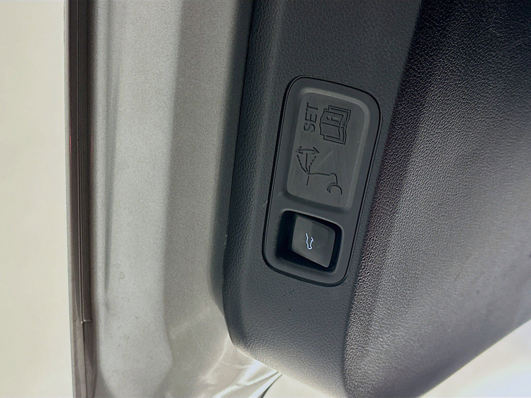 Used 2024 Ford Expedition XLT AWD/4WD image 31