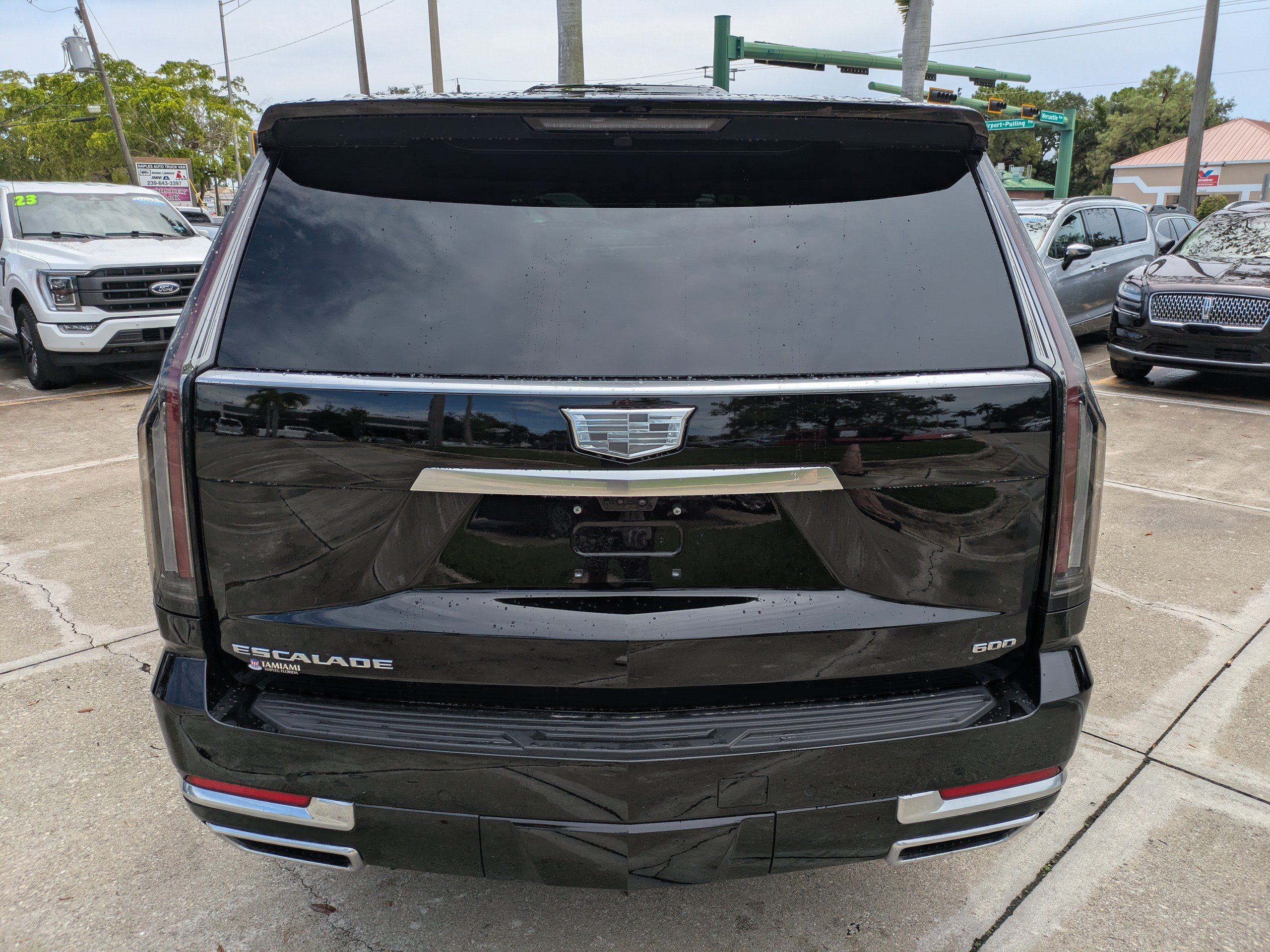 Used 2026 Cadillac Escalade Platinum Luxury w/ LPO, Radiant Package AWD/4WD image 5