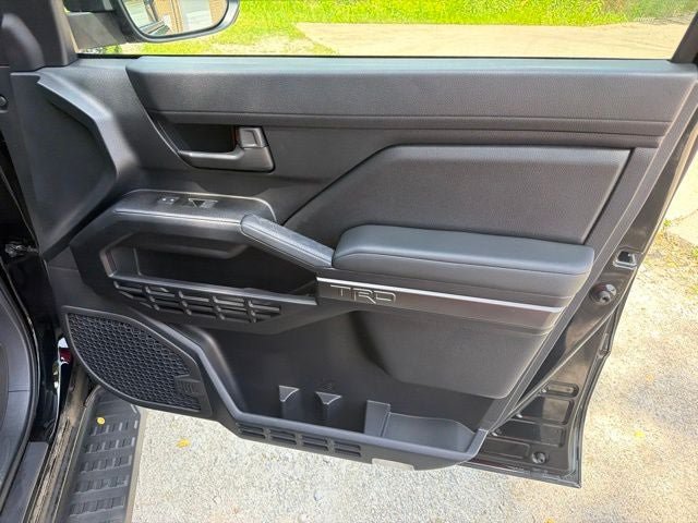 Used 2025 Toyota 4Runner TRD Off-Road Premium AWD/4WD image 29