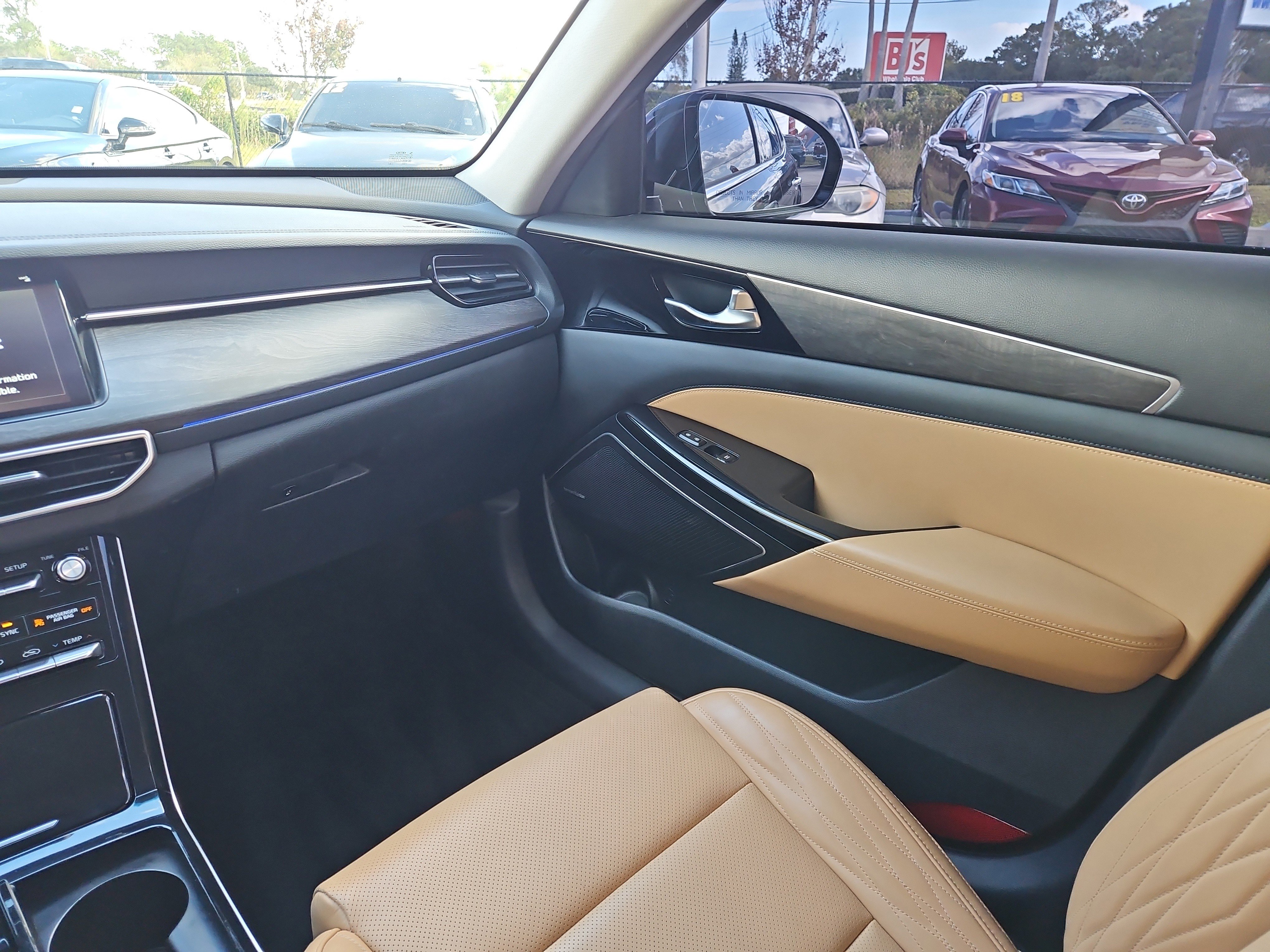 Used 2020 Kia Cadenza Limited image 9