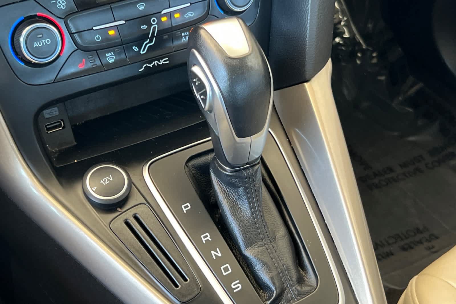 Used 2016 Ford Focus Titanium FWD image 22