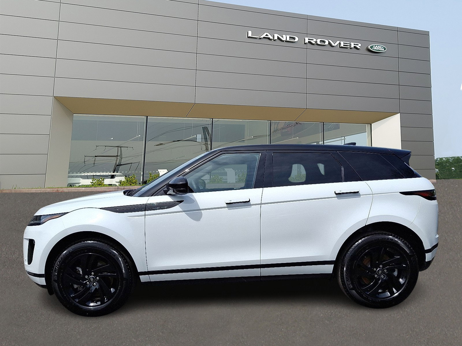 Used 2025 Land Rover Range Rover Evoque S image 6