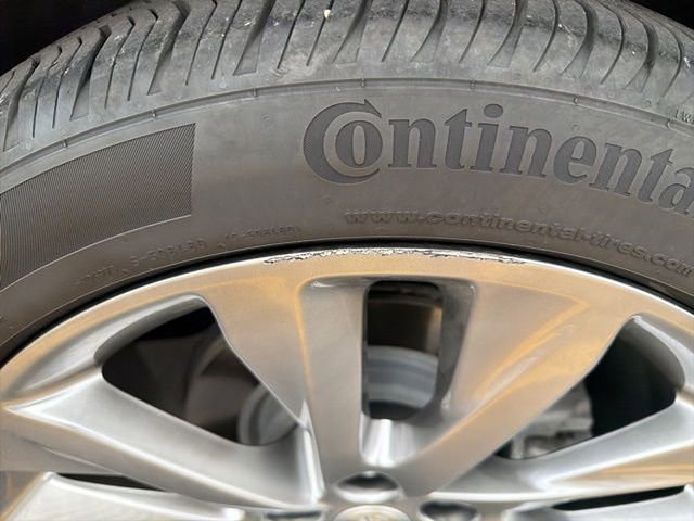 Used 2021 Buick Envision Avenir w/ Technology Package II image 17