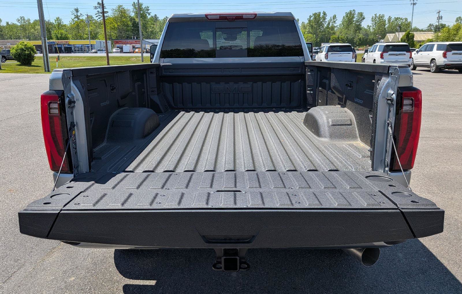 New 2026 GMC Sierra 3500 Denali w/ Denali Reserve Package AWD/4WD image 10