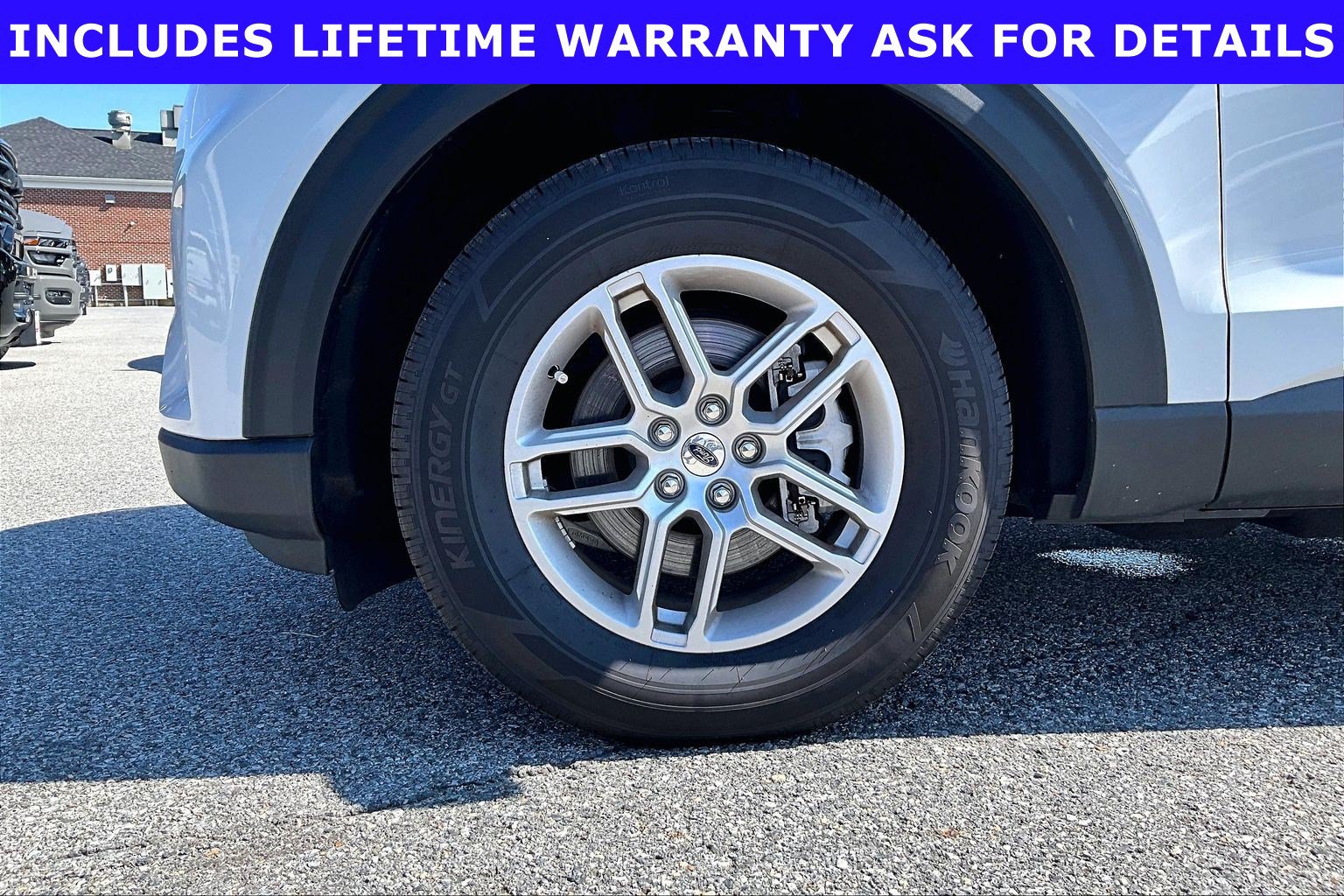 Used 2025 Ford Explorer Active RWD image 8