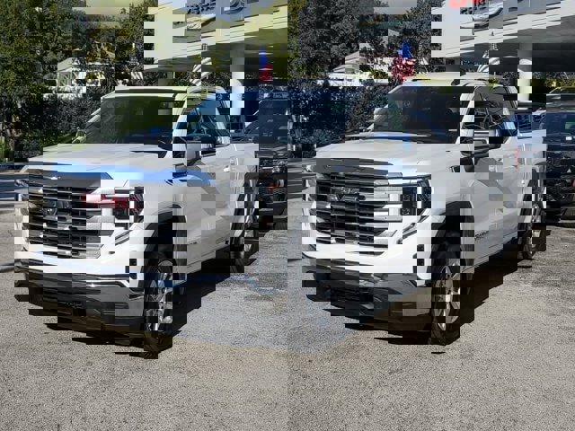 Used 2024 GMC Sierra 1500 SLE image 3